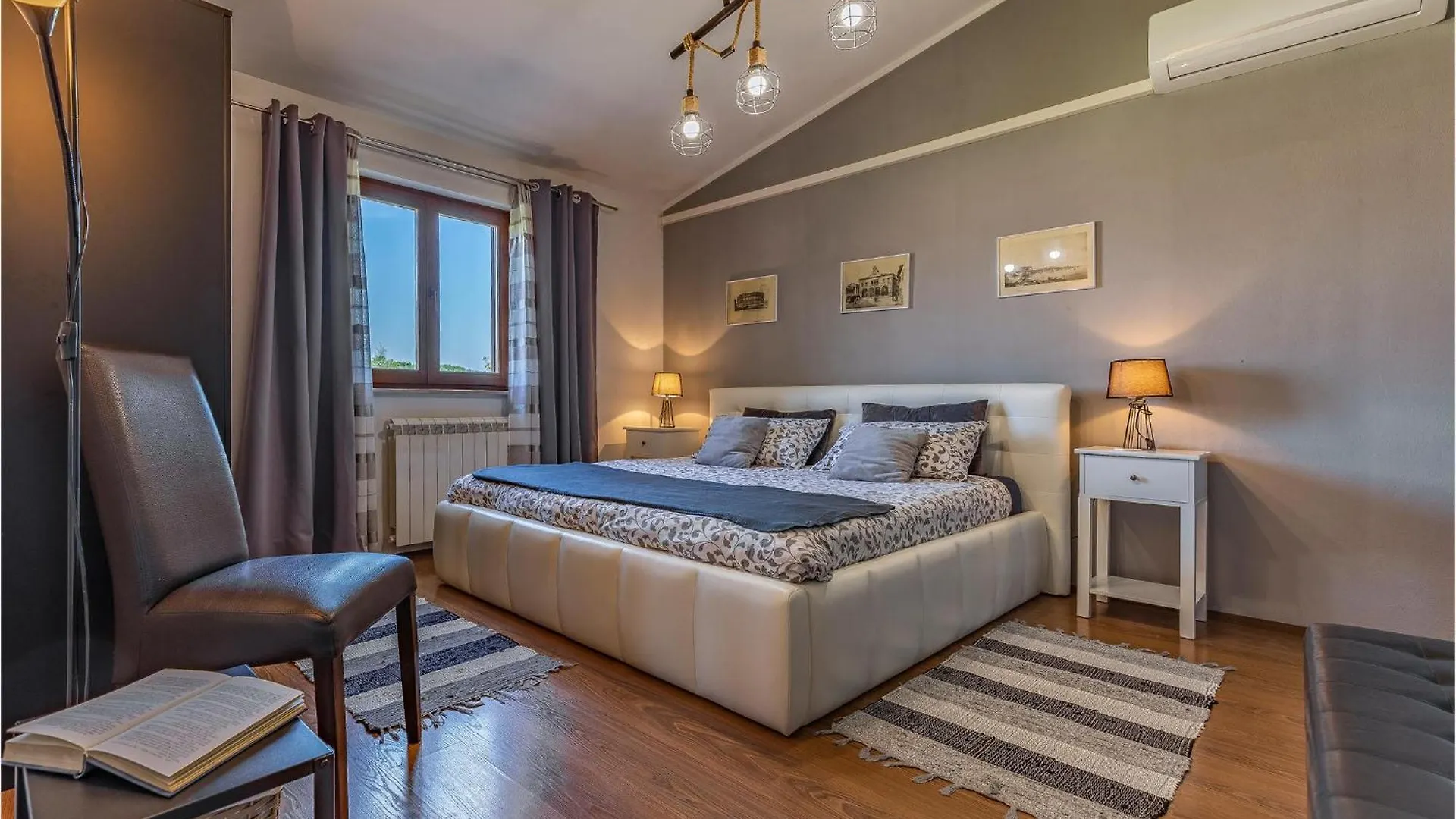 4 Bedroom Gorgeous Home In Medulin