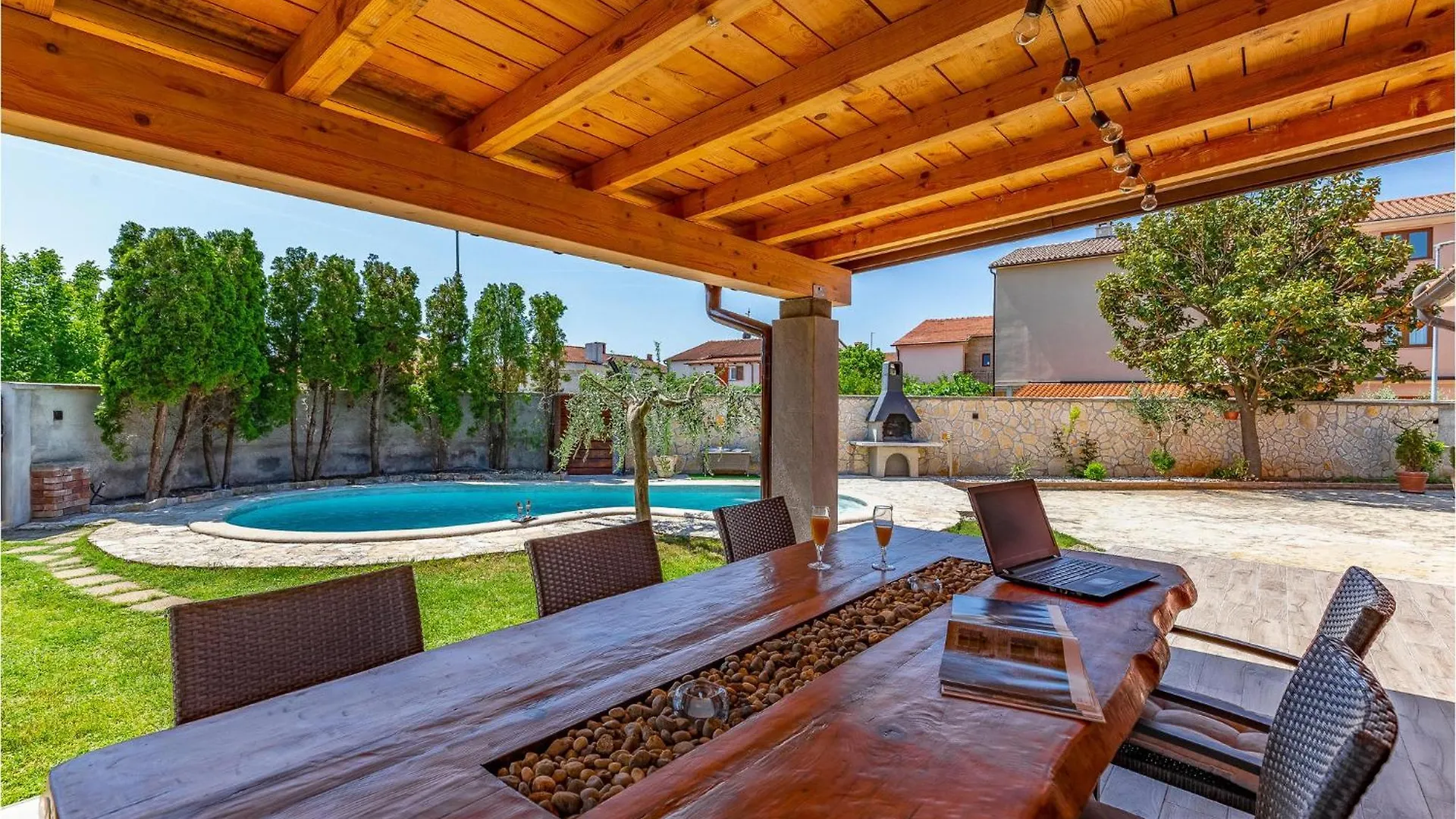 4 Bedroom Gorgeous Home In Medulin