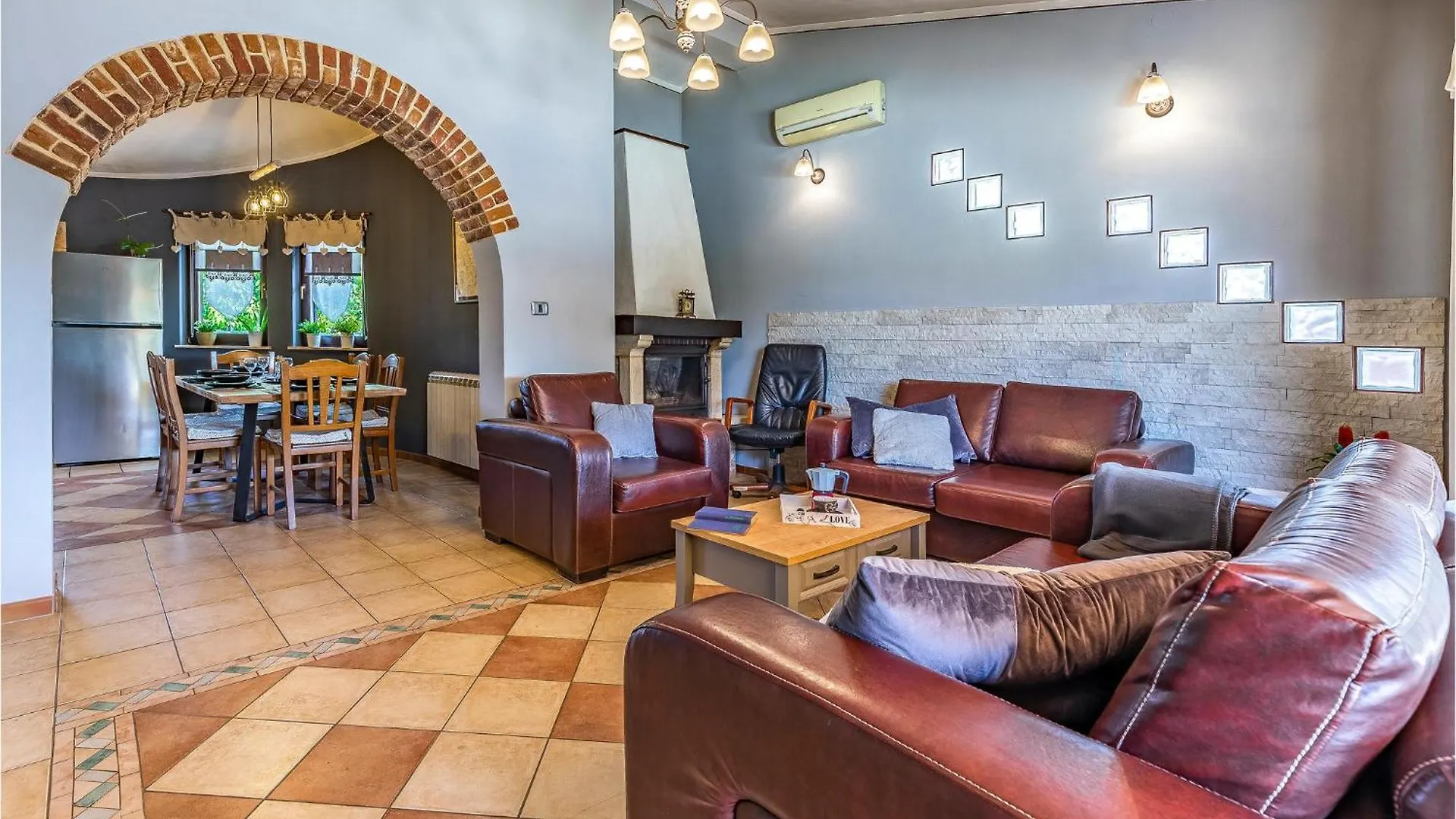 4 Bedroom Gorgeous Home In Medulin Holiday home
